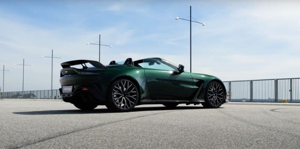Nellemann leasing prøver Aston Martin M12 Vantage